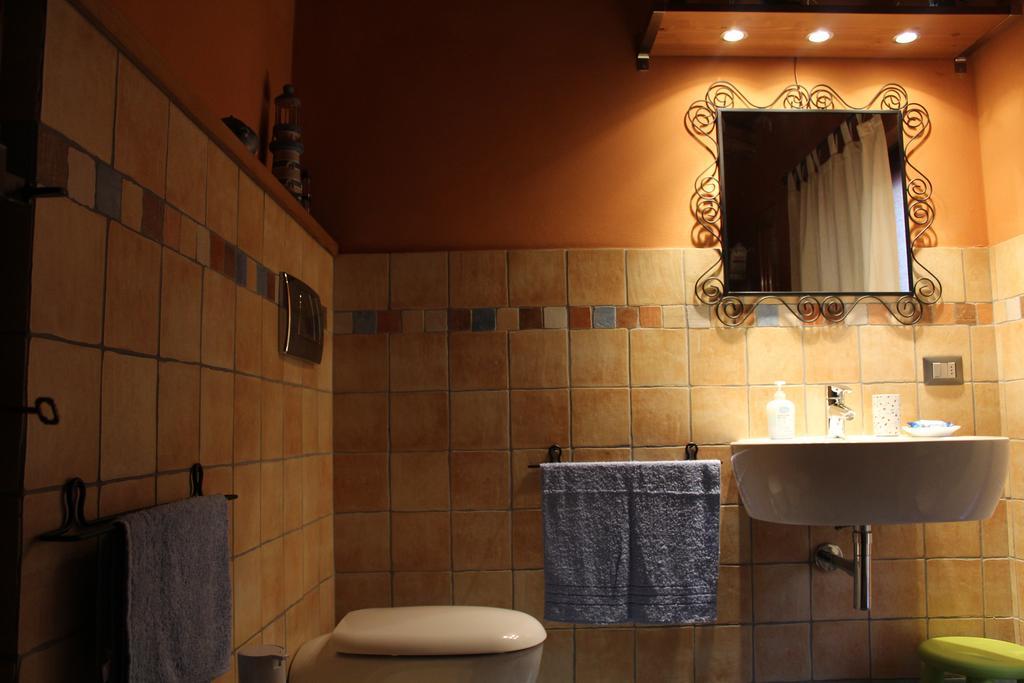 Holiday Home Ca' Del Cinema Mombercelli Стая снимка