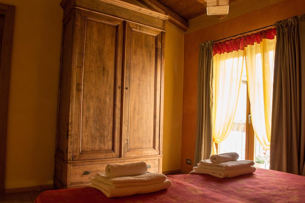 Holiday Home Ca' Del Cinema Mombercelli Стая снимка