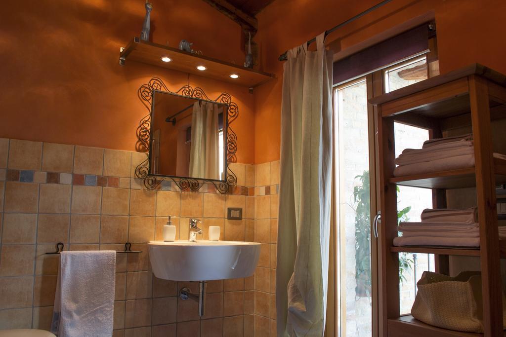 Holiday Home Ca' Del Cinema Mombercelli Стая снимка
